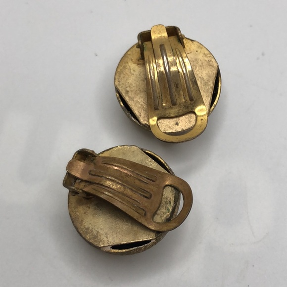 Brushed Gold Tone Spherical shape Clip on Earrings. VTG Italy - Picture 3 of 6